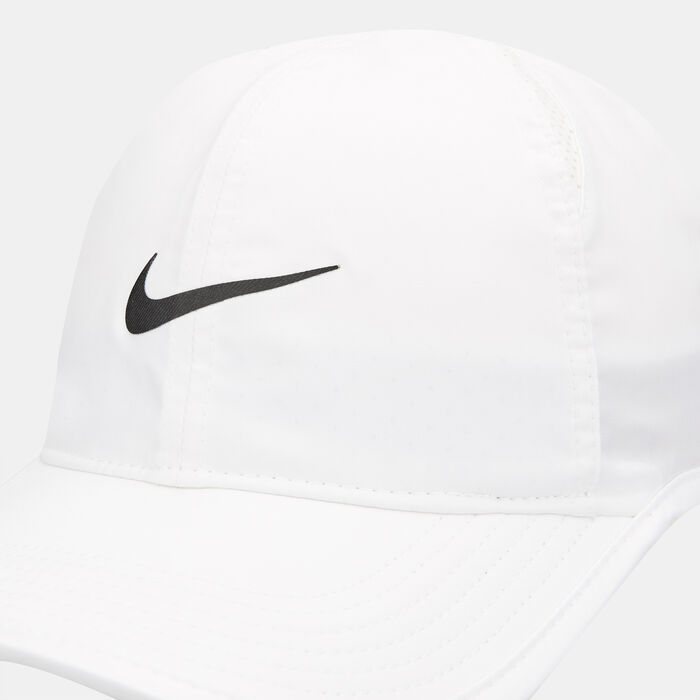 Nike Dri-FIT Club Unstructured Featherlight Cap White image number 2