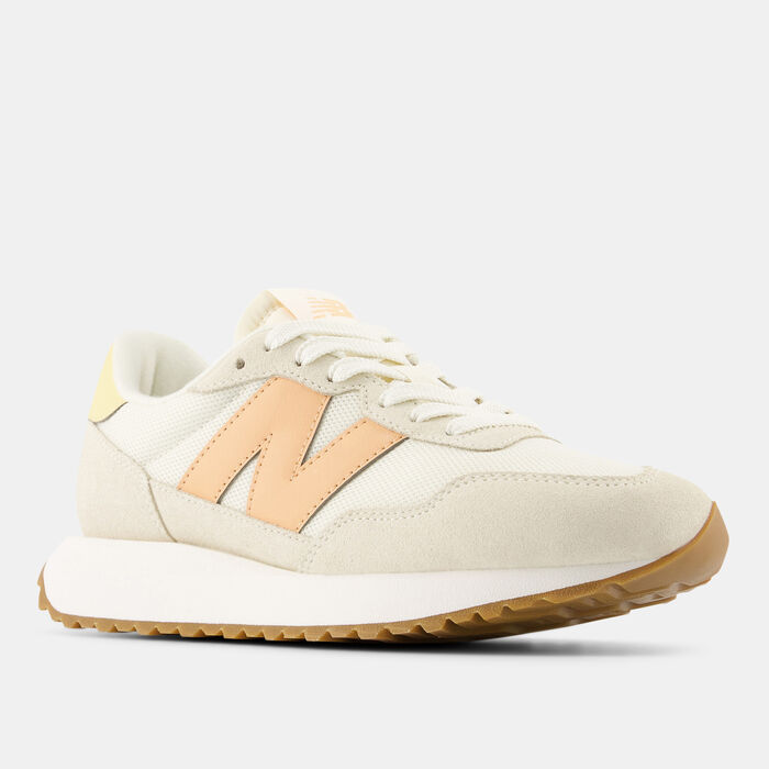 New Balance Women's 237 Shoes Beige image number 1