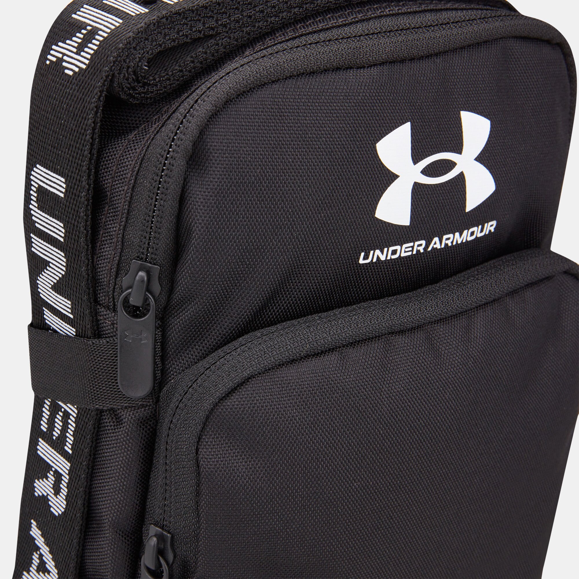 Under Armour Drawstring Bag -colour Grey, Men's Fashion, Activewear on  Carousell