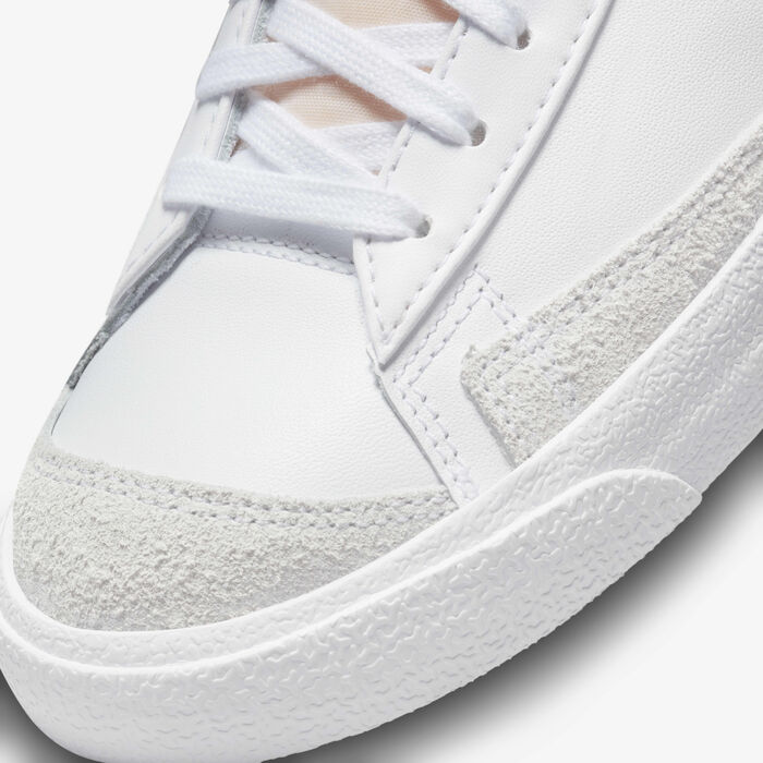 Nike Women's Blazer Mid '77 Shoes White image number 7