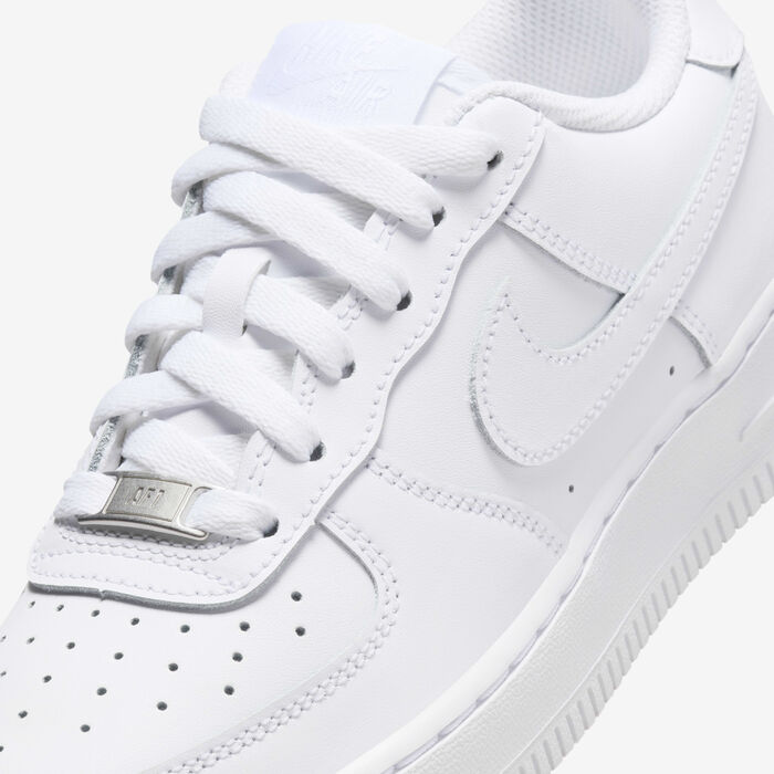 Nike Kids' Air Force 1 LE Shoes White image number 6