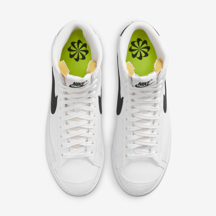 Nike Women's Blazer Mid '77 Shoes White image number 3