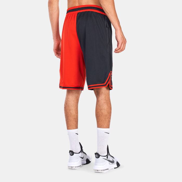 Nike Men's NBA Chicago Bulls Dri-FIT Courtside Basketball Shorts Red image number 1
