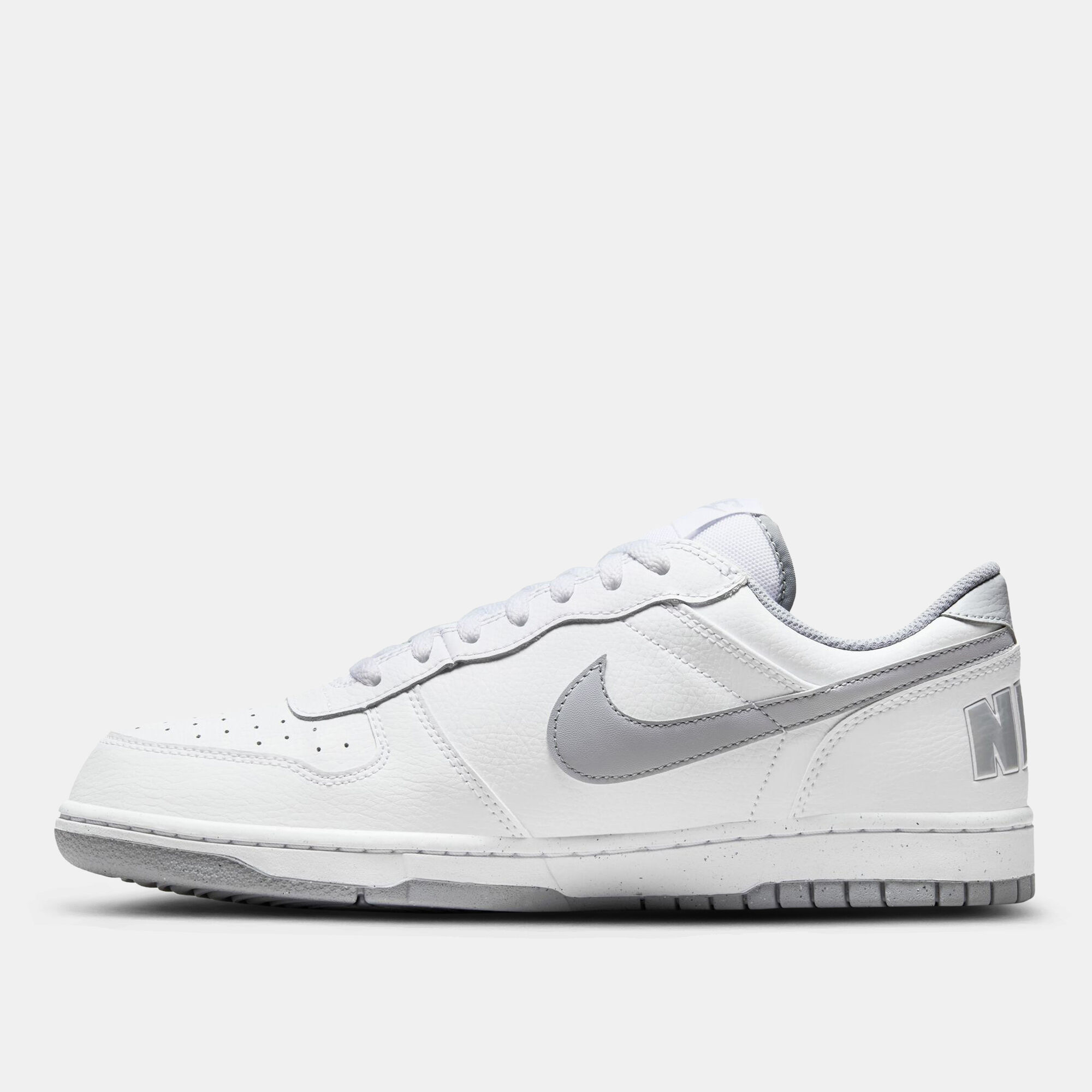 white nike bulky shoes