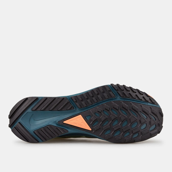 Nike Women's Pegasus Trail 4 GORE-TEX Shoe Green image number 3