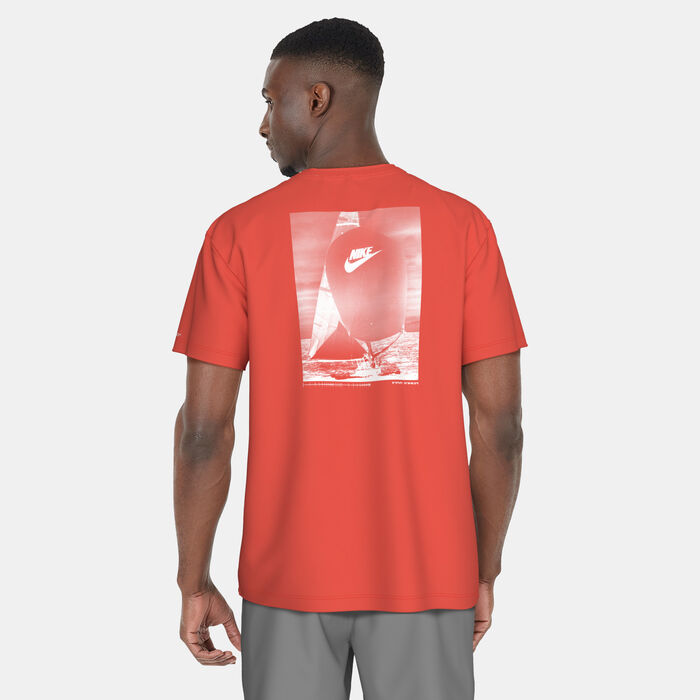 Nike Swim Men's Icon Hydro Rashguard Red image number 1