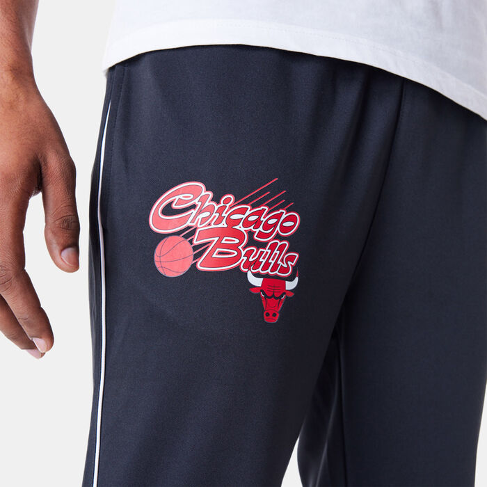 New Era Men's NBA Chicago Bulls Script Fleece Track Pants Black image number 4