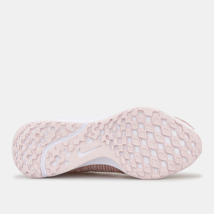 Nike Women's Renew Run 4 Shoe Beige image number 4