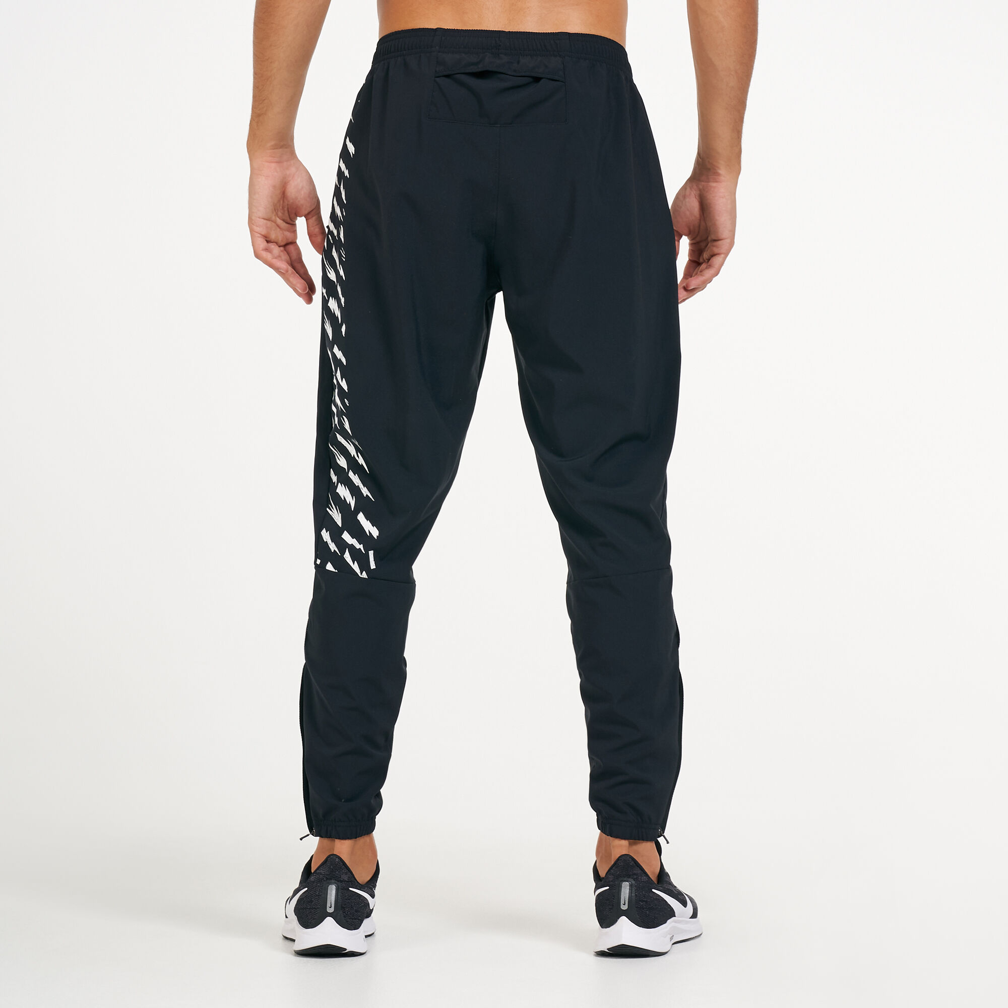 Buy Nike Men's Essential Woven Sweatpants in Dubai, UAE | SSS