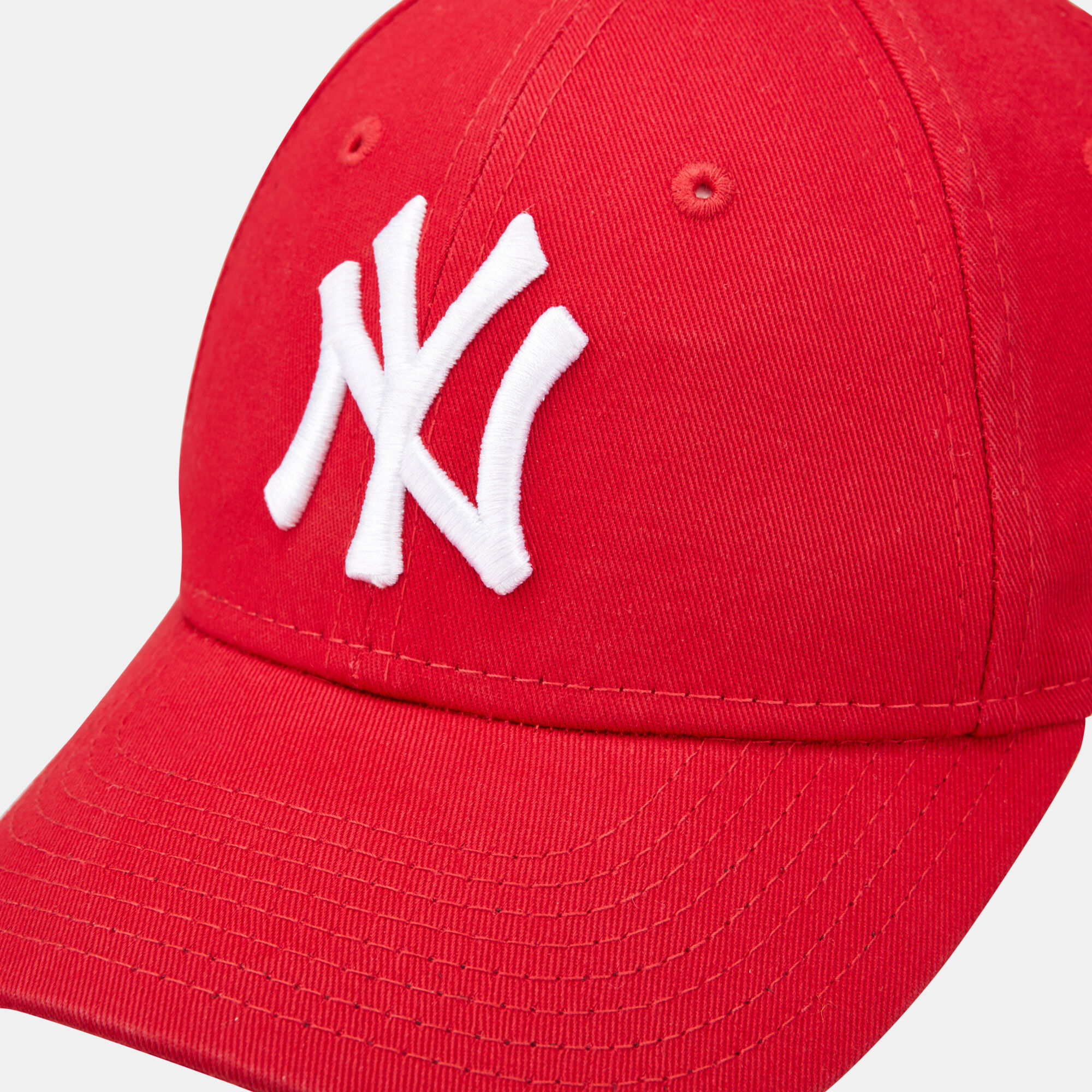 Amazoncom  New Era New York Yankees Basic 59Fifty Fitted Cap Hat  BlackWhite 11591127 Size 7 12  Sports  Outdoors