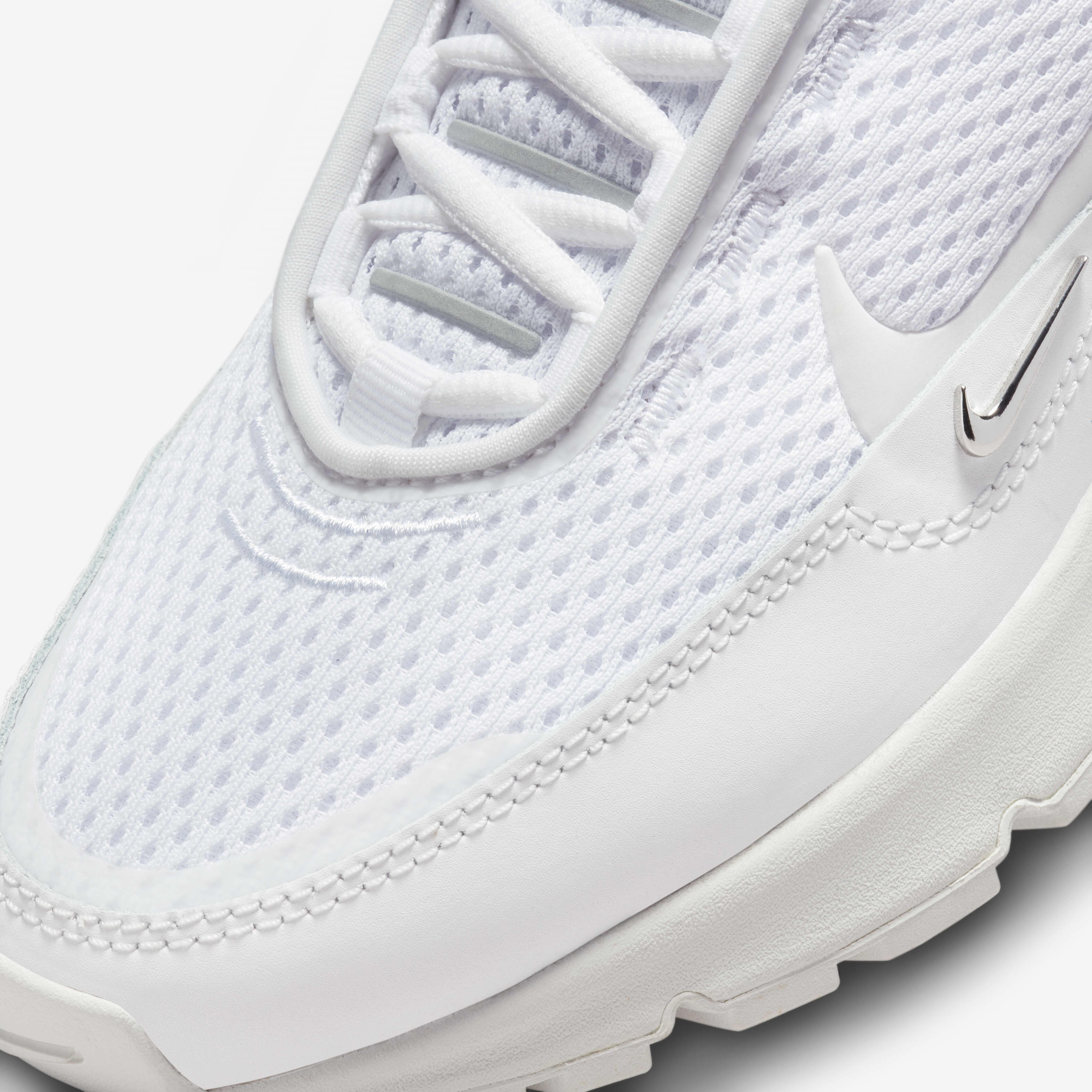 nike womens air max motion 2 white