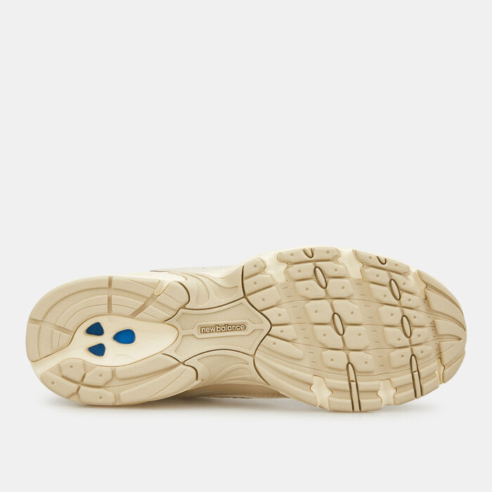 New Balance Women's 530 Shoes Beige image number 3