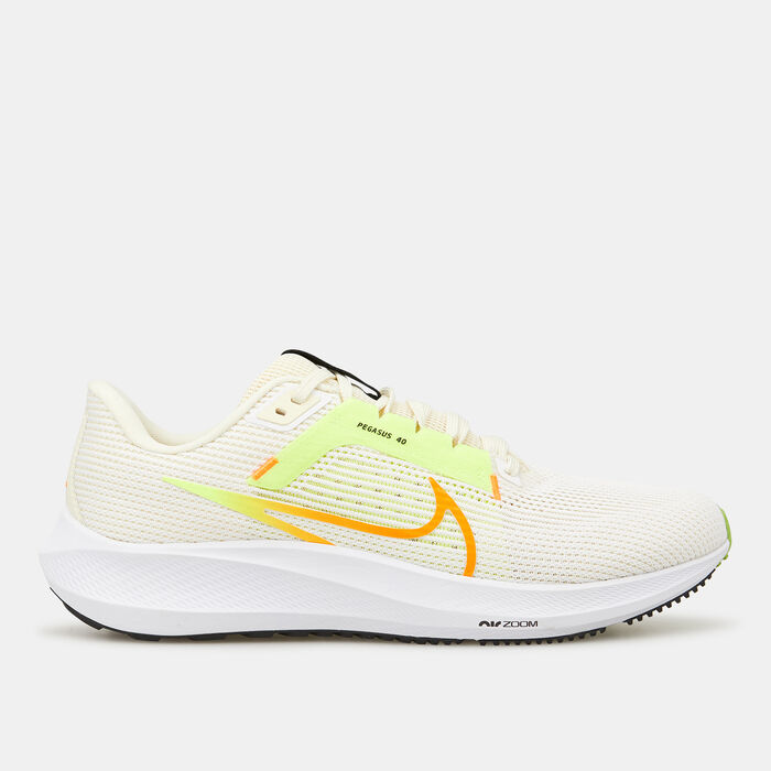 Nike Men's Pegasus 40 Road Running Shoe White image number 0