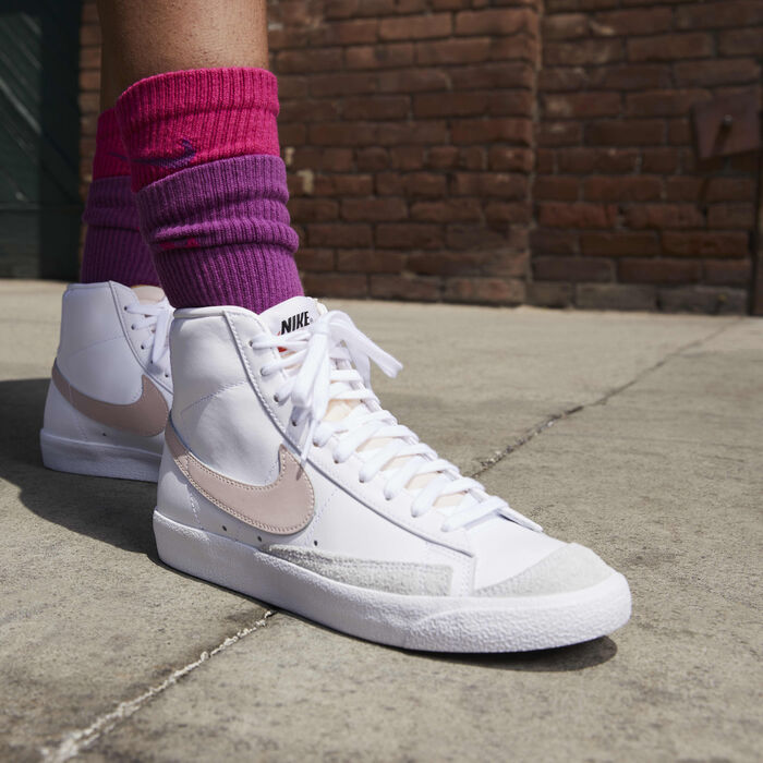 Nike Women's Blazer Mid '77 Shoes White image number 1