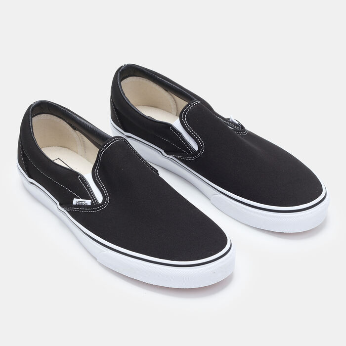 Buy Vans Classic Slip-On Unisex Shoe Black in Dubai, UAE -SSS