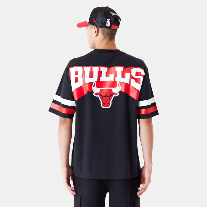 New Era Men's NBA Chicago Bulls Arch Graphic T-Shirt Black image number 1