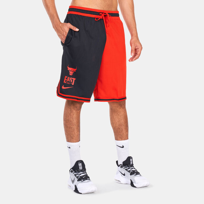 Nike Men's NBA Chicago Bulls Dri-FIT Courtside Basketball Shorts Red image number 0