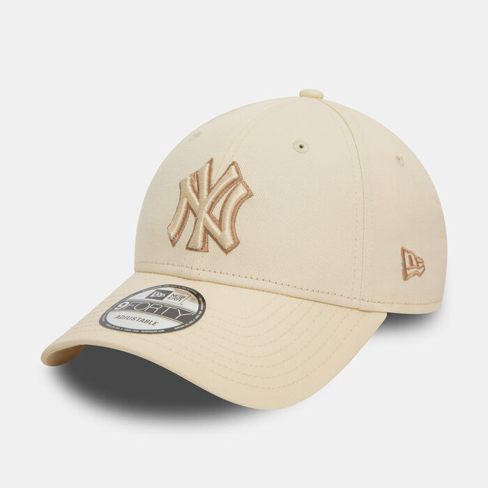 New Era Men's MLB New York Yankees Team Outline 9FORTY Cap Beige image number 2