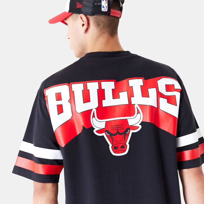 New Era Men's NBA Chicago Bulls Arch Graphic T-Shirt Black image number 3