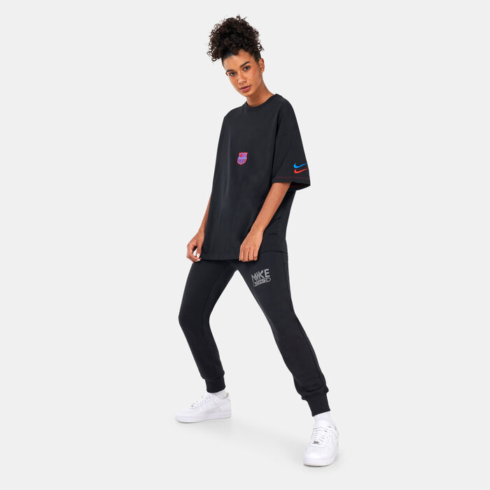 Nike Women's Barcelona T-Shirt image number 2