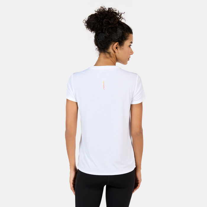 PUMA Women's Run Fav Graphic Running T-Shirt White image number 1