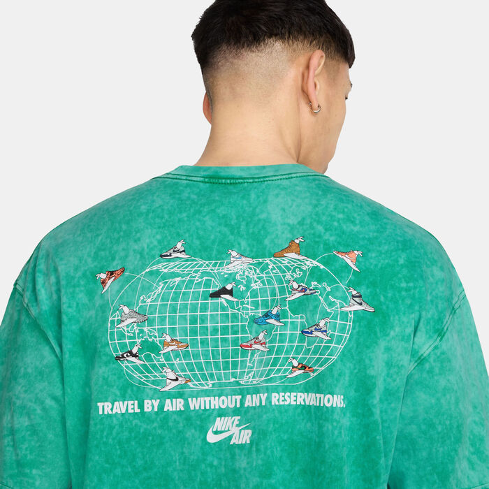 Nike Men's Sportswear Graphic T-Shirt Green image number 2