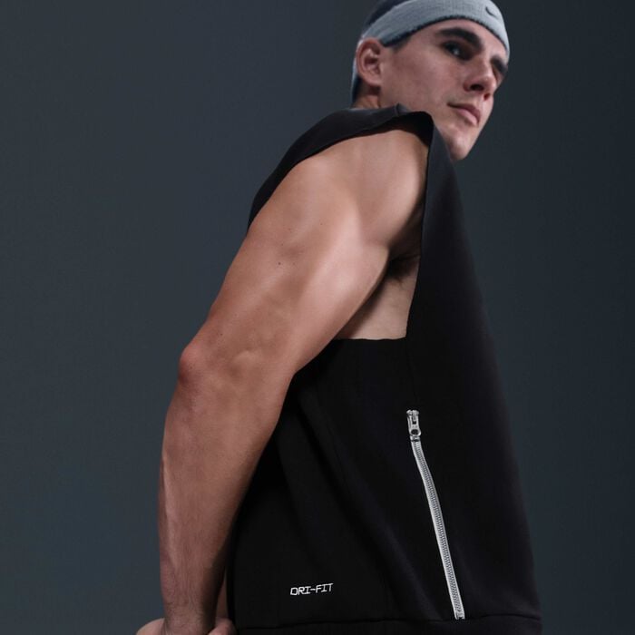 Nike Men's Standard Issue Dri-FIT Sleeveless Basketball Sweatshirt Black image number 1