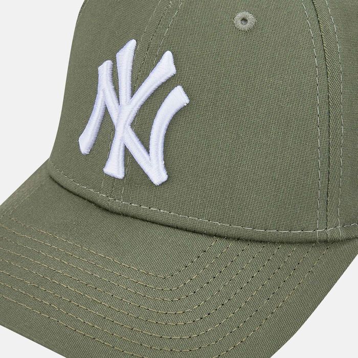 New Era Men's MLB New York Yankees League Essential 9FORTY Cap Green image number 2